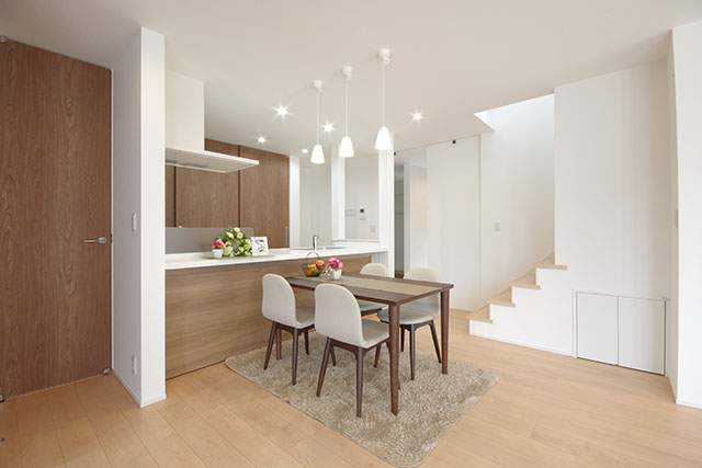 ハーバーハウスの新築 家づくり 事例「樹脂サッシ・床暖房・エネファーム採用！オープンキッチンのある快適エコ住宅」