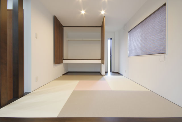 ハーバーハウスの新築 家づくり 事例「造作家具で温かみのあるインテリア・畳小上がりでくつろぐ家」