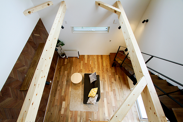 ハーバーハウスの新築 家づくり 事例「コンパクトさを感じさせない開放感！ウッドデッキでBBQを楽しむアカシア無垢床の家」(ORGA)