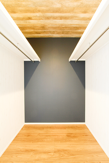 ハーバーハウスの新築 家づくり 事例「コンパクトさを感じさせない開放感！ウッドデッキでBBQを楽しむアカシア無垢床の家」(ORGA)