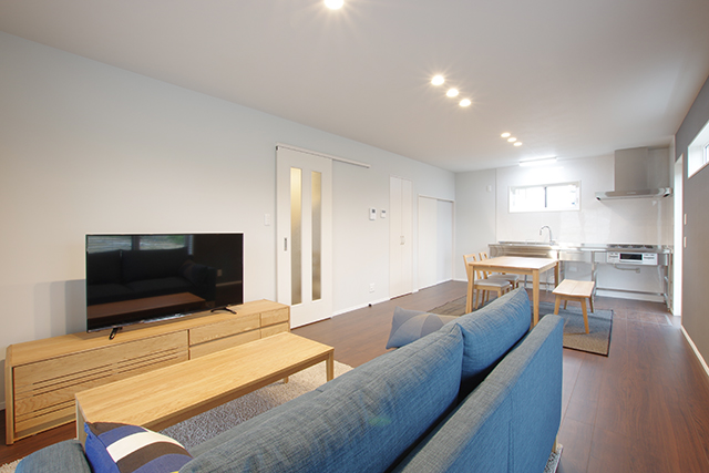 ハーバーハウスの新築 家づくり 事例「DIYを楽しむスペースとステンレスキッチンのあるこだわりLDKの家」