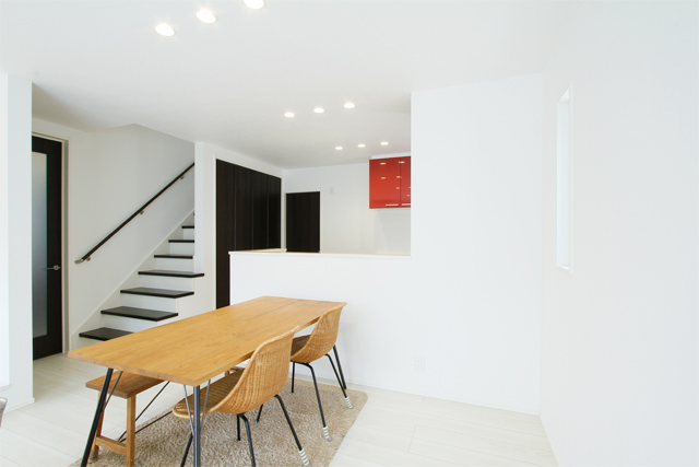 ハーバーハウスの新築 家づくり 事例「小上がり和室を多目的に使うシンプルモダンな家」