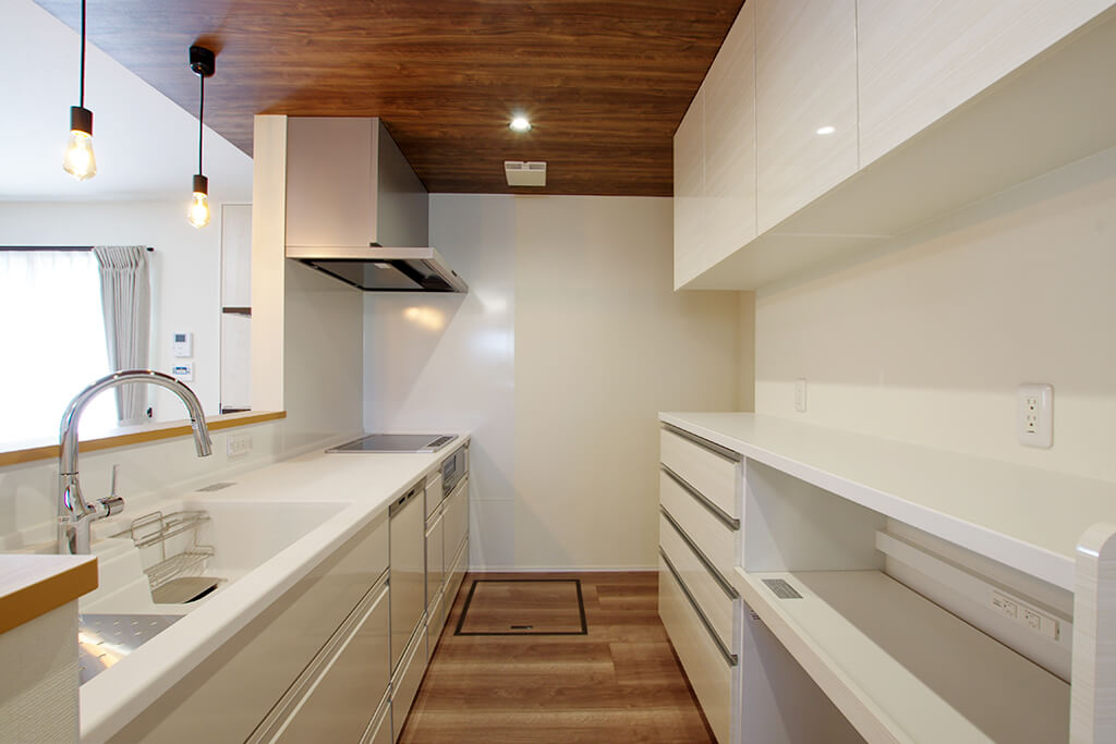 ハーバーハウスの新築 家づくり 事例「ORGA 憧れのカフェ風キッチンがある広々LDK。家事ラクを追求した2階の生活動線も必見！」