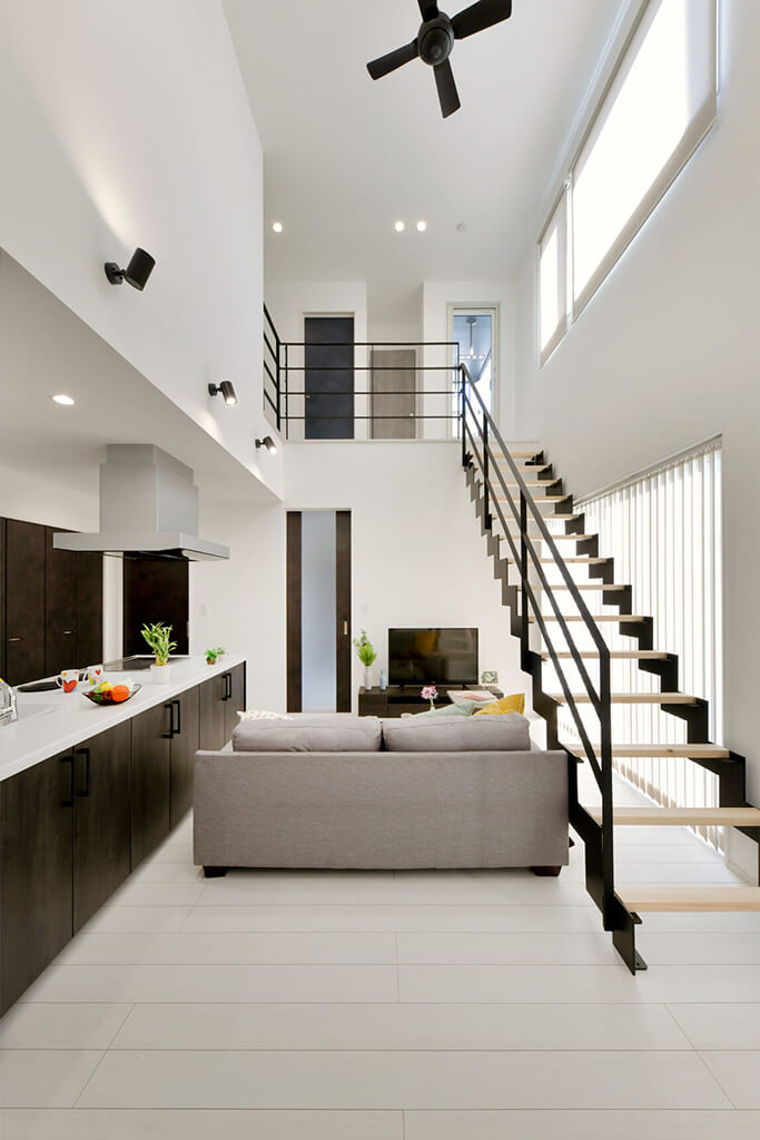 ハーバーハウスの新築 家づくり 事例「延床27坪 吹き抜け×鉄骨階段×アイランドキッチンで開放感を叶えた家」
