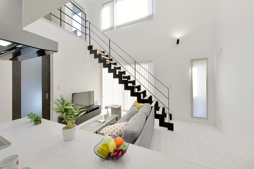 ハーバーハウスの新築 家づくり 事例「延床27坪 吹き抜け×鉄骨階段×アイランドキッチンで開放感を叶えた家」